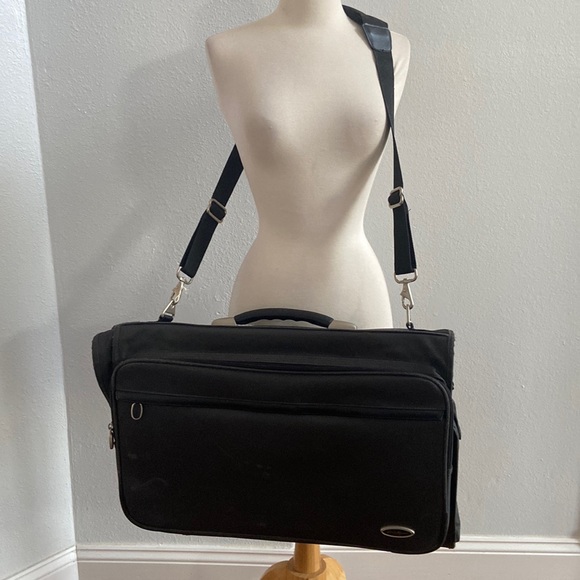 Eddie Bauer Bags Eddie Bauer Trifold Garment Bag Carry On Luggage